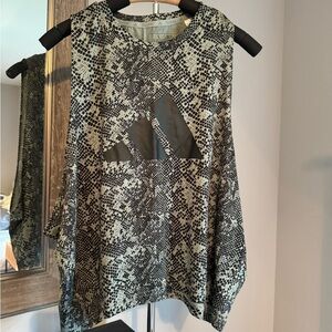 Adidas exercise - running top. Size L.